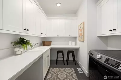 8711 NE Winslow Grove Court, Bainbridge Island, WA 98110 - Photo 34