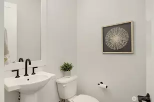 8711 NE Winslow Grove Ct, Bainbridge Island, WA 98110 - Photo 20