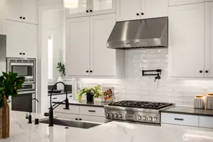 8711 NE Winslow Grove Ct, Bainbridge Island, WA 98110 - Photo 8