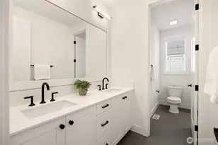 8711 NE Winslow Grove Ct, Bainbridge Island, WA 98110 - Photo 32