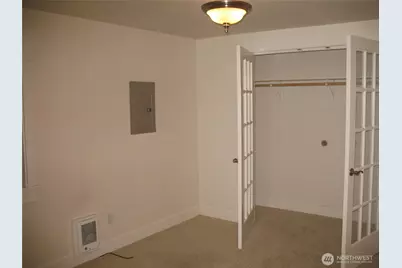 2071 Gilman Drive W, Seattle, WA 98119 - Photo 14