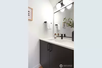 10344 Wallingford Avenue N, Seattle, WA 98133 - Photo 14