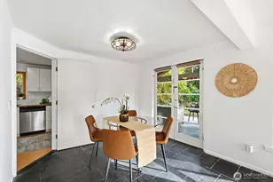 2306 NE 105th St, Seattle, WA 98125 - Photo 10