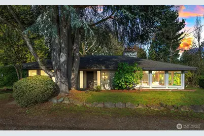 2306 NE 105th Street, Seattle, WA 98125 - Photo 2