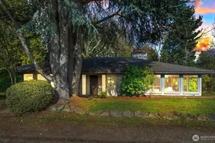 2306 NE 105th St, Seattle, WA 98125 - Photo 2