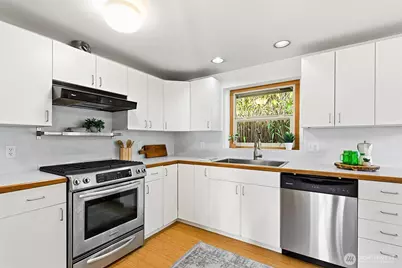 2306 NE 105th Street, Seattle, WA 98125 - Photo 12