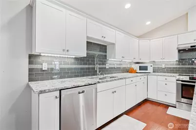 2504 Redwood Avenue, Longview, WA 98632 - Photo 10