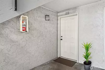 12527 NE 117th Place #F5, Kirkland, WA 98034 - Photo 16