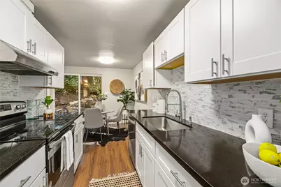 12527 NE 117th Place #F5, Kirkland, WA 98034 - Photo 8