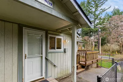 26009 Barrett Road NE, Kingston, WA 98346 - Photo 2