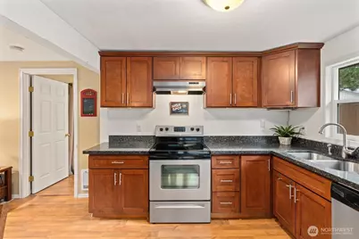 112 Barbara Lane, Everett, WA 98203 - Photo 8