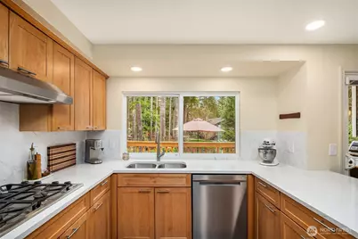 3922 229th Place SE, Sammamish, WA 98075 - Photo 10