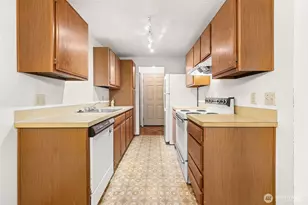 12528 NE 117th Pl, Kirkland, WA 98034 - Photo 6