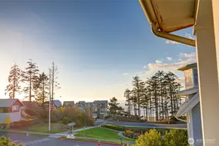 33 Fireside Ln, Pacific Beach, WA 98571 - Photo 4