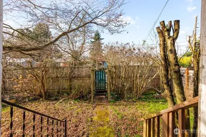 9004 12th Avenue SW, Seattle, WA 98106 - Photo 6