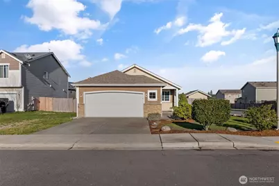 18833 110th Avenue Ct E, Puyallup, WA 98374 - Photo 2