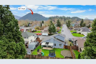 901 Bathke Avenue, Enumclaw, WA 98022 - Photo 2