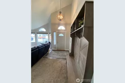 901 Bathke Avenue, Enumclaw, WA 98022 - Photo 4