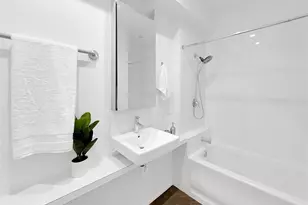 1111 E Pike St, Seattle, WA 98122 - Photo 22