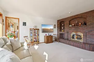 2910 13th St SW, Puyallup, WA 98373 - Photo 10