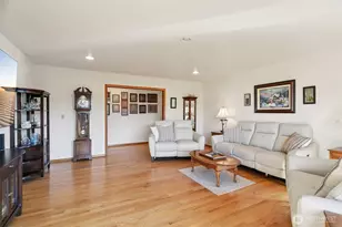 2910 13th St SW, Puyallup, WA 98373 - Photo 12