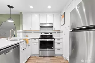 1305 W Clearbrook Dr, Bellingham, WA 98229 - Photo 2