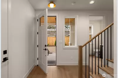 10618 NE 54th Lane, Kirkland, WA 98033 - Photo 4