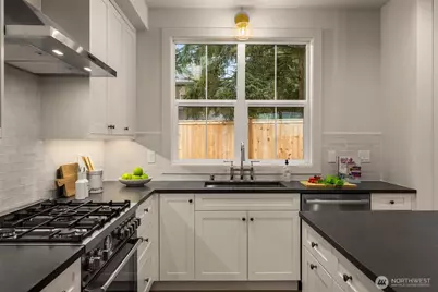 10618 NE 54th Lane, Kirkland, WA 98033 - Photo 18