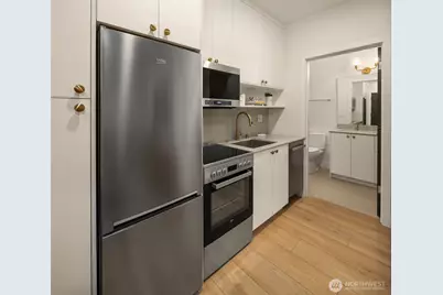 3616 Francis Avenue N, Seattle, WA 98103 - Photo 20