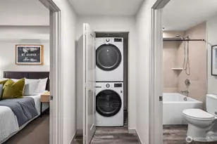 728 N 43rd St, Seattle, WA 98103 - Photo 12