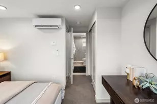 728 N 43rd St, Seattle, WA 98103 - Photo 18