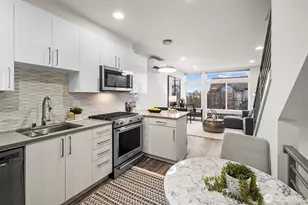 728 N 43rd St, Seattle, WA 98103 - Photo 4