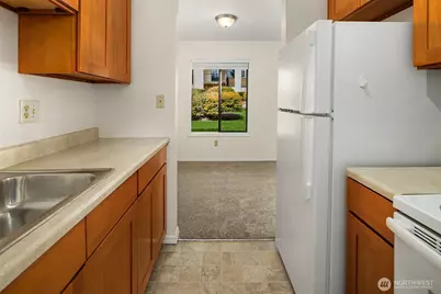 12424 NE 145th Street #C25, Kirkland, WA 98034 - Photo 18