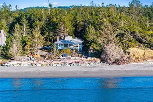 4951 Surfcrest Dr, Oak Harbor, WA 98277 - Photo 2