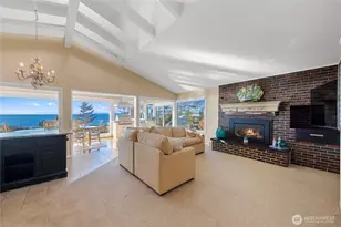 4951 Surfcrest Dr, Oak Harbor, WA 98277 - Photo 4