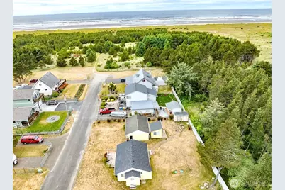 1215 199th Place, Long Beach, WA 98631 - Photo 10