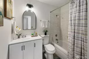 541 N 75th St, Seattle, WA 98103 - Photo 14