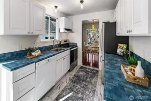 541 N 75th St, Seattle, WA 98103 - Photo 8