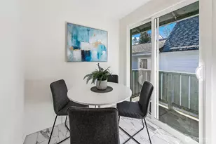 541 N 75th St, Seattle, WA 98103 - Photo 10