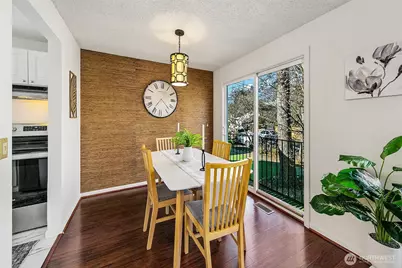 541 N 75th Street, Seattle, WA 98103 - Photo 6