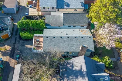 541 N 75th Street, Seattle, WA 98103 - Photo 32