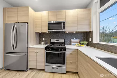 5936 36th Avenue S #G, Seattle, WA 98118 - Photo 2