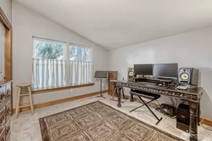 11740 Burke Ave N, Seattle, WA 98133 - Photo 18