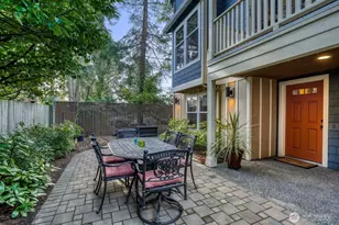 11740 Burke Ave N, Seattle, WA 98133 - Photo 2