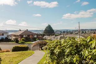 2110 E 17th St, Bremerton, WA 98310 - Photo 4