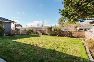 2110 E 17th St, Bremerton, WA 98310 - Photo 36