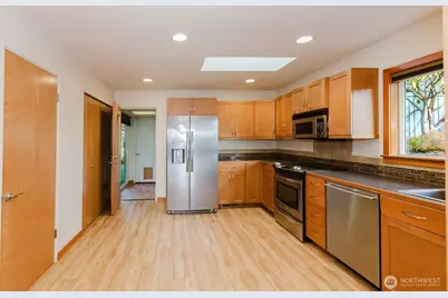 2110 E 17th Street, Bremerton, WA 98310 - Photo 22