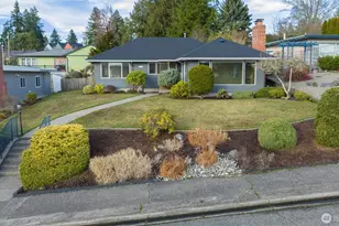 2110 E 17th St, Bremerton, WA 98310 - Photo 2