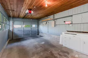 2110 E 17th St, Bremerton, WA 98310 - Photo 32