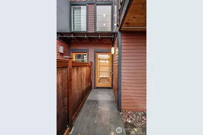 3841 Woodland Park Avenue N #B, Seattle, WA 98103 - Photo 2